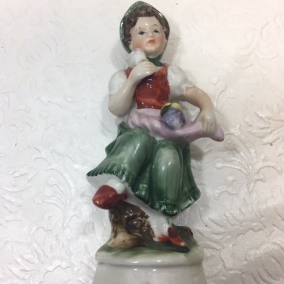 VTG Country Girl w/Apron Flowers Figurine Statue Porcelain Hand Painted 5.25" - Picture 8 of 13